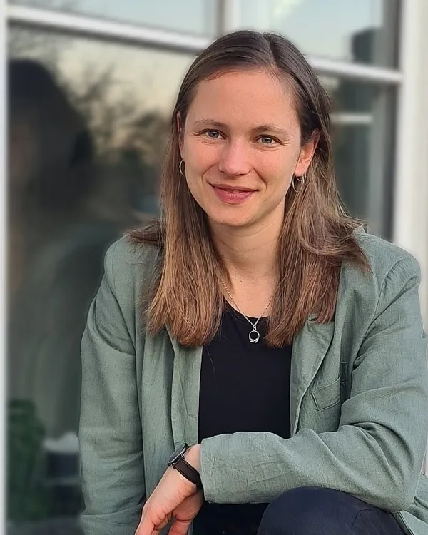 Porträt von Fanni Dzvonyar